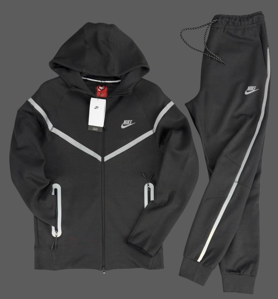 Nike Tech flc Reflective 2025