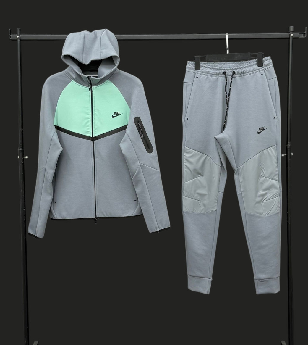 Nike Tech FLC 2025 season