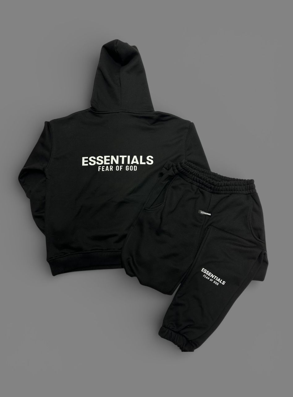Essentials спортен екип