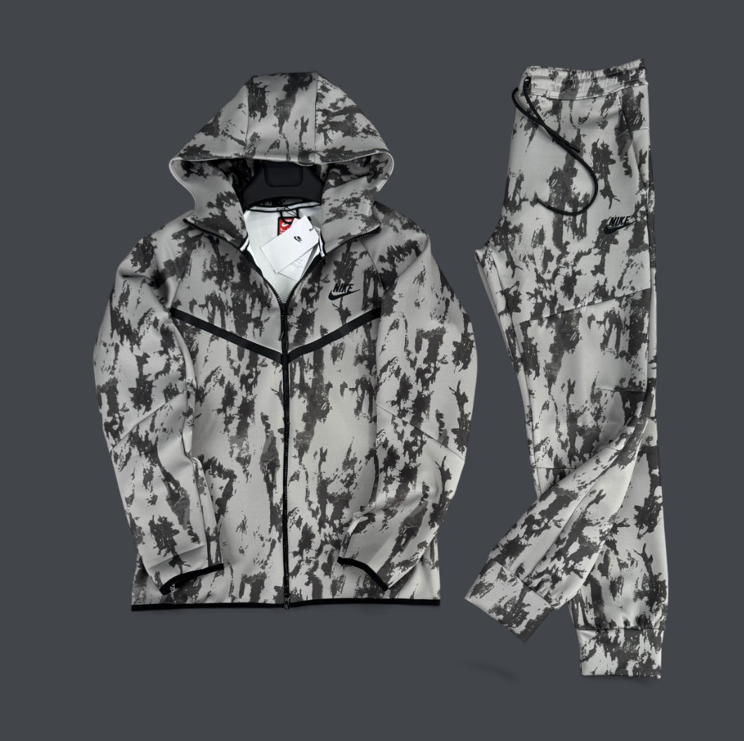 Nike Tech Fleece Camo