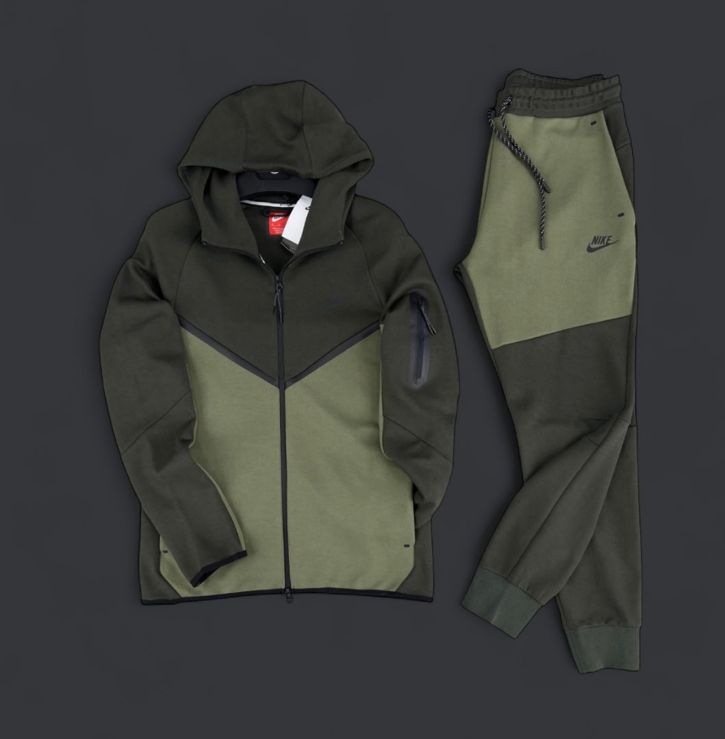 Nike Tech FLEECE