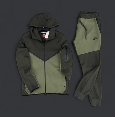 Nike Tech FLEECE