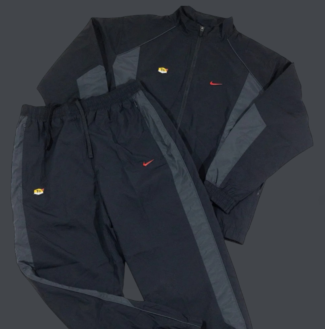 Nike TN шушлеков екип