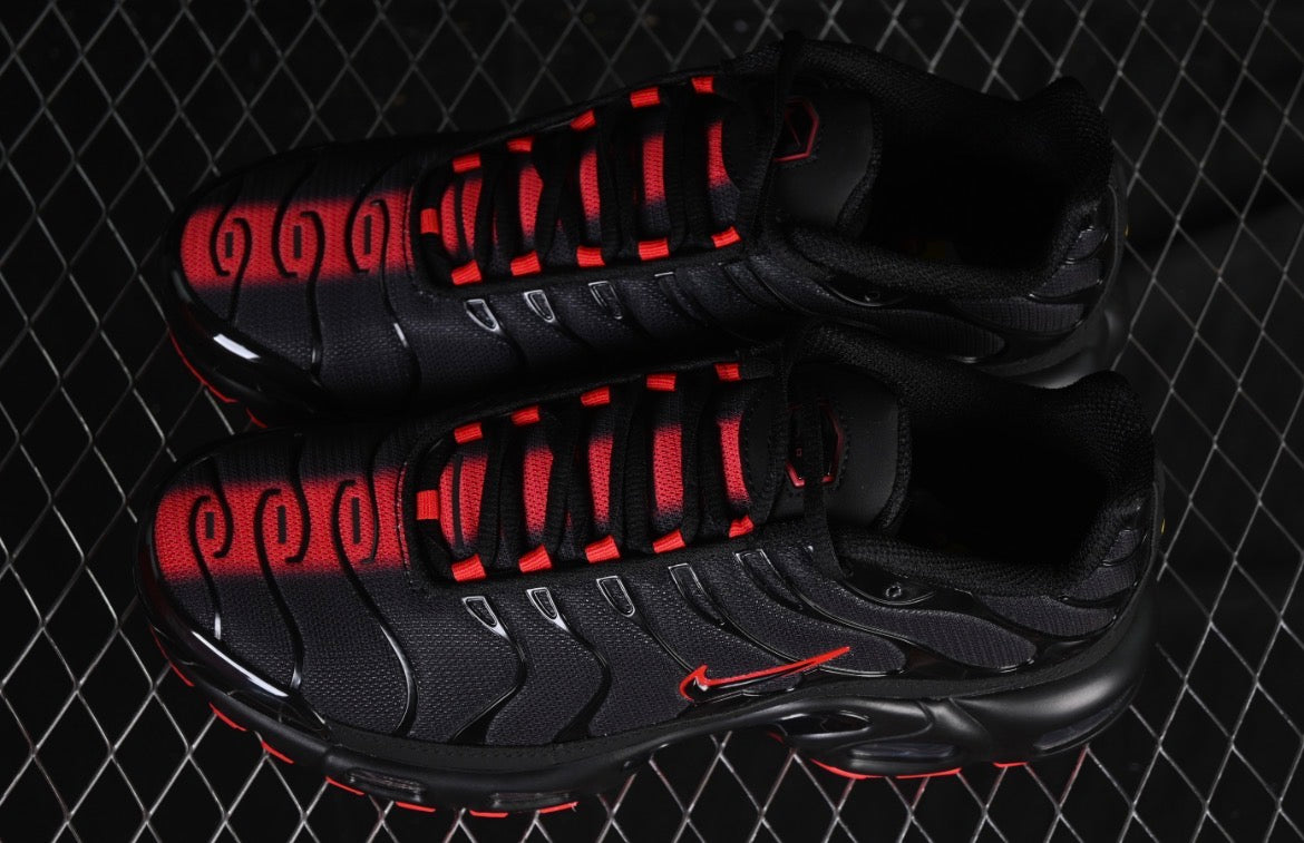 Nike Air Max Plus Black/Red