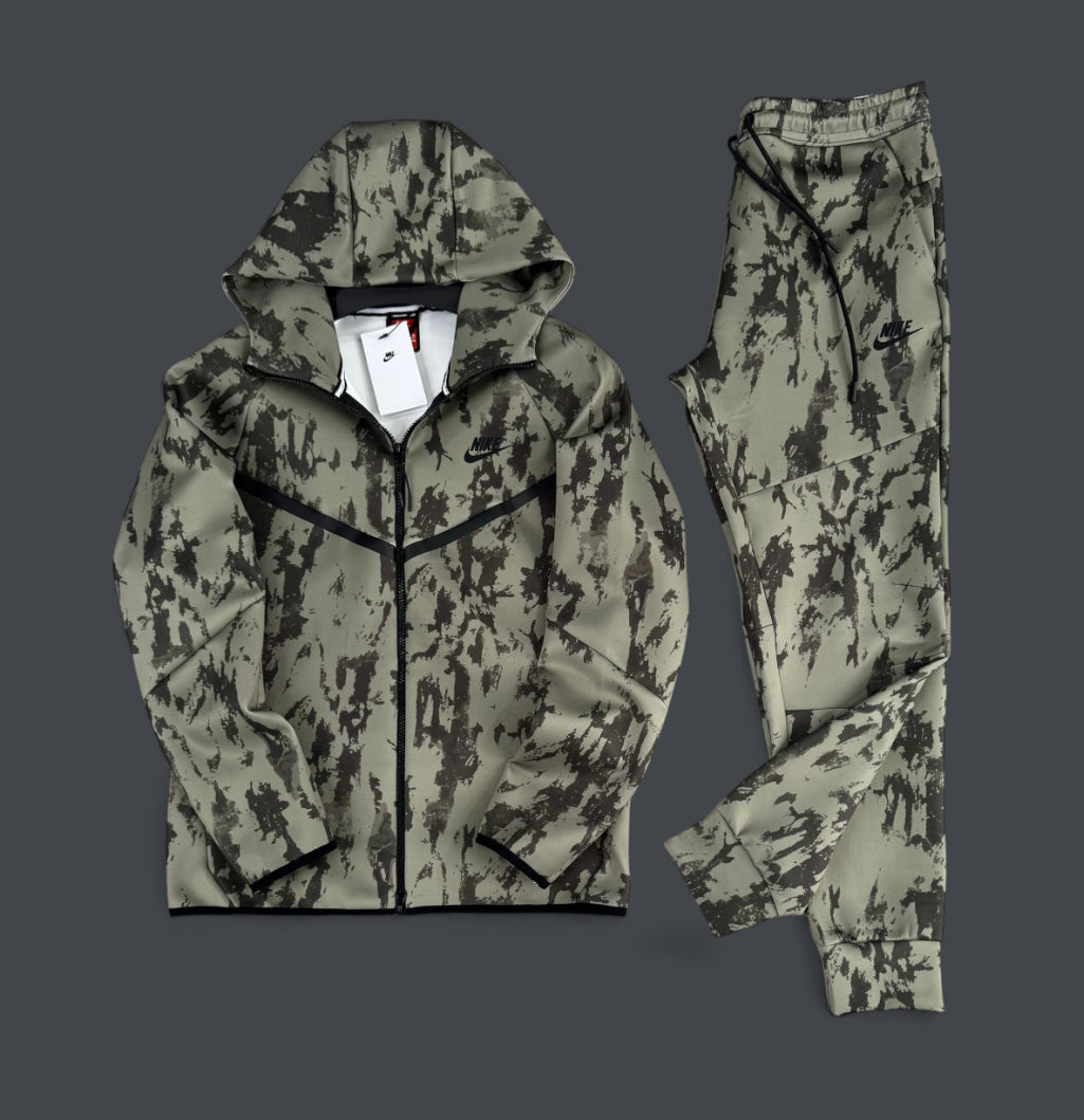 Nike Tech Fleece Camo