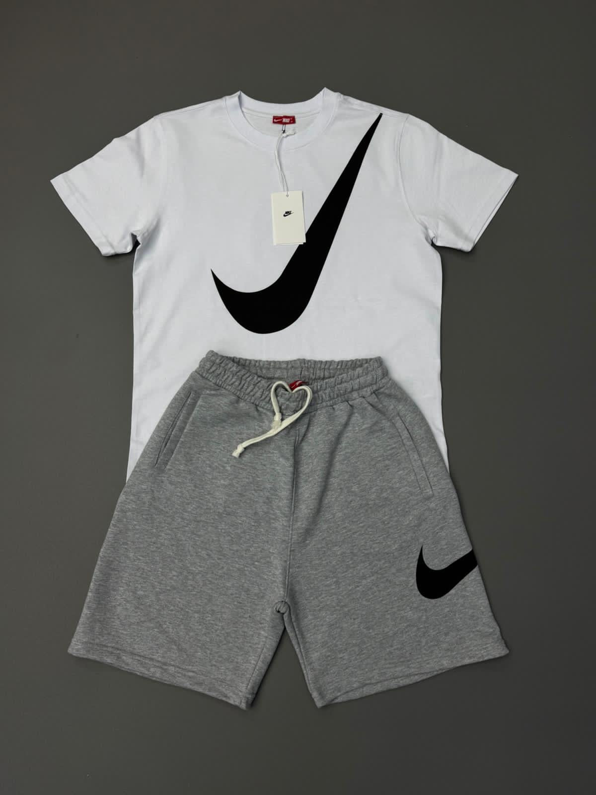 Nike Swoosh  set