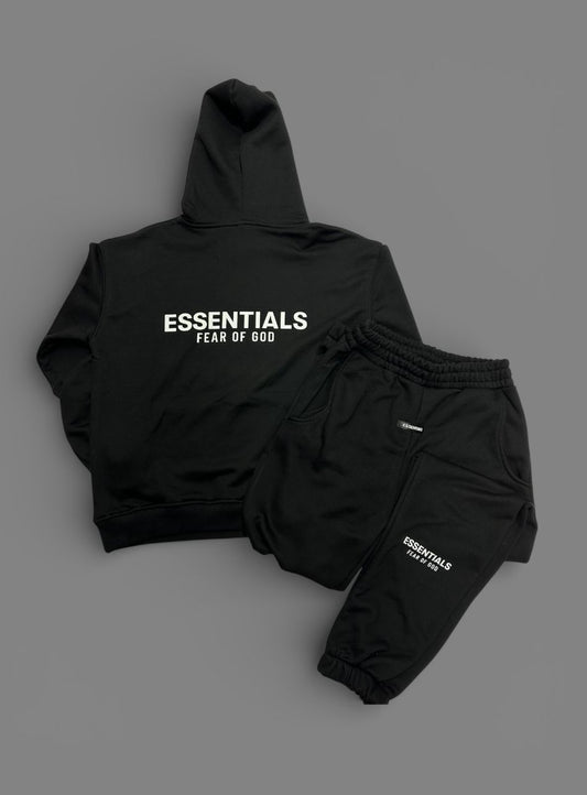 Essentials спортен екип